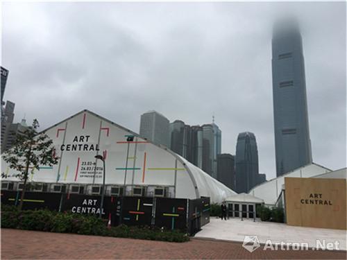 Art Central 暴雨中强势来袭 继续为香港艺术周注入活力