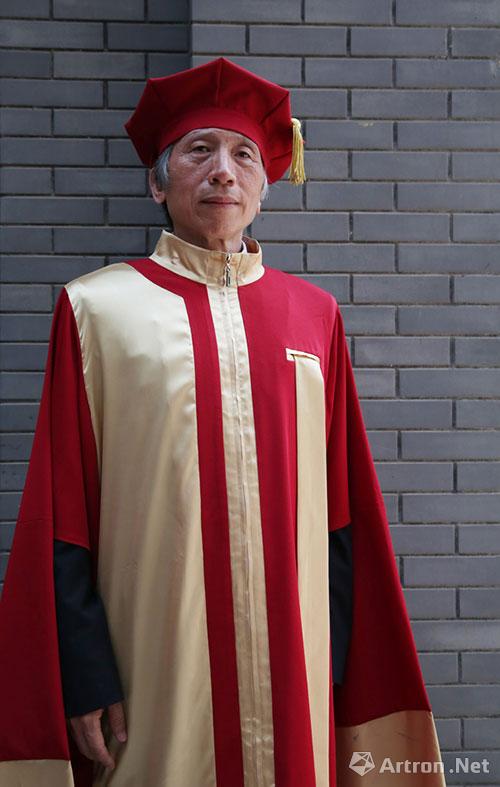 包括"校长服"学位评定委员会委员服"博士研究生导师服"硕士