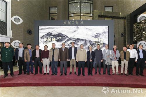 王心耀的“个体叙事”：“中国风”在武汉美术馆开幕