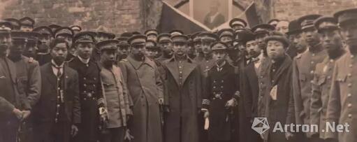 老照片：1912年2月15日中华民国临时大总统孙中山率文武官员谒明孝陵