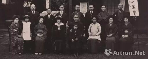 老照片：1916年4月9日孙中山、宋庆龄等在日本东京集会声讨袁世凯