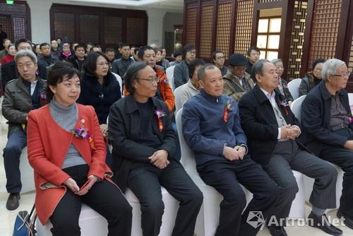 "薄施淡彩—中国工艺美术大师陈扬龙作品暨醴陵扬龙窑作品展"在京