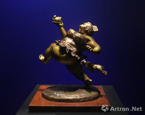 《贵妃鸡》 许鸿飞 铜 雕塑 35×22×42cm 2016年