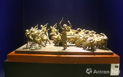 《畅想曲》 许鸿飞 铜 雕塑 104×74×39cm 2014年