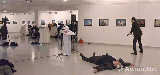 俄罗斯驻土耳其大使安德烈-卡尔洛夫在安卡拉出席摄影展时遭枪击